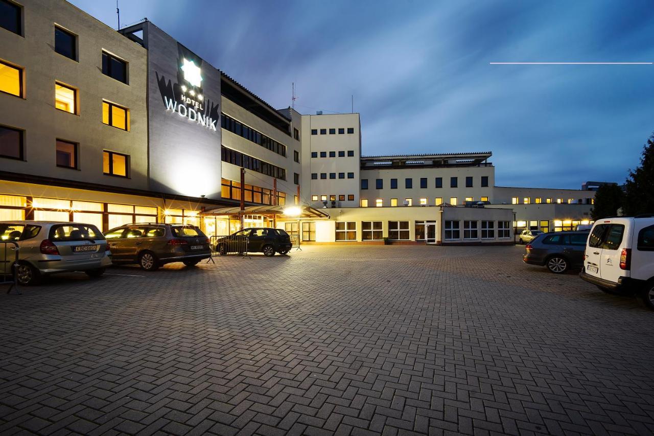 Hotel Wodnik Slok Bagian luar foto