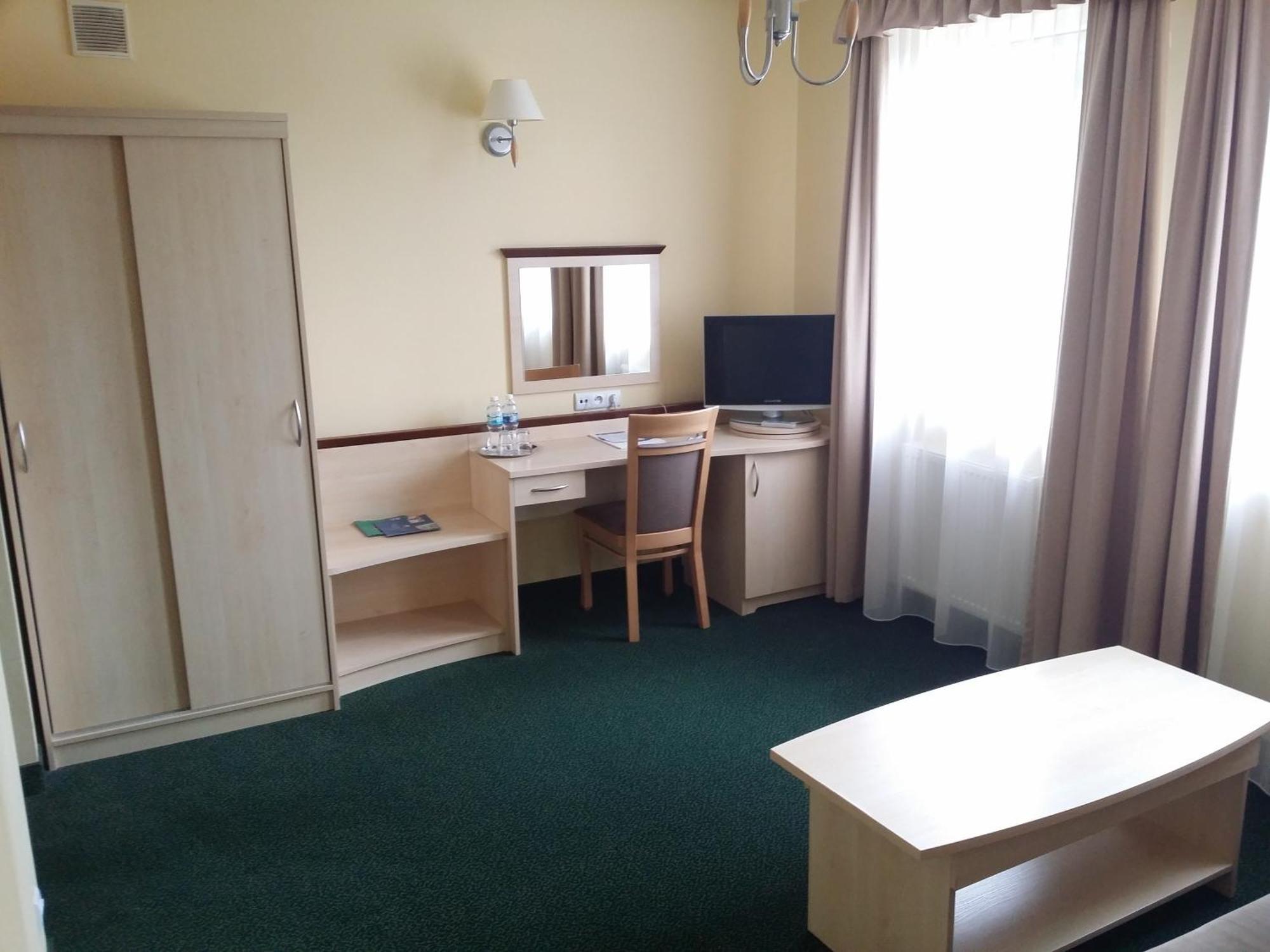 Hotel Wodnik Slok Bagian luar foto