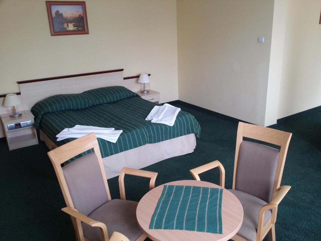 Hotel Wodnik Slok Bagian luar foto